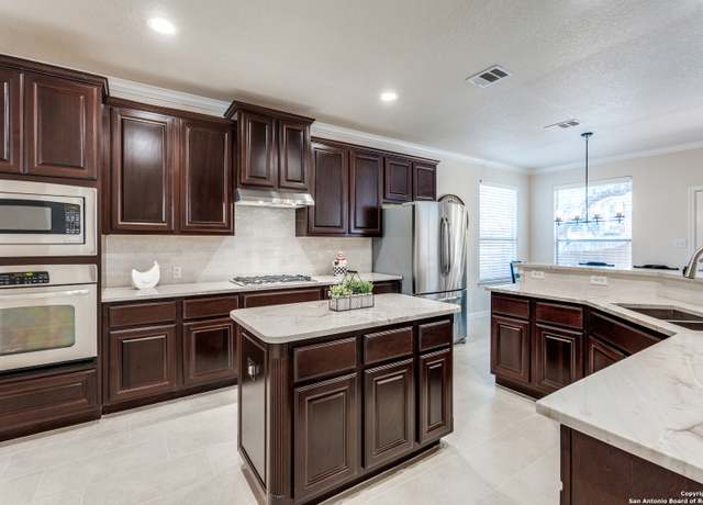 Property at 3415 Crest Noche Dr, San Antonio, TX 78261, 5 beds, 4 baths