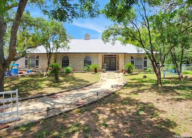 Property at 11606 Piccadilly Cir, San Antonio, TX 78251, 3 beds, 2 baths
