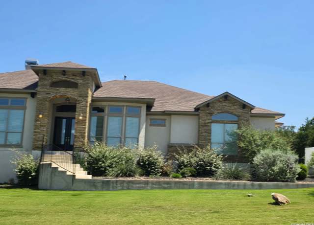 Property at 335 Curvatura, New Braunfels, TX 78132, 4 beds, 3.5 baths