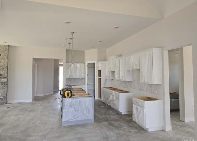 Property at 1351 Wilson Crk, New Braunfels, TX 78132, 4 beds, 3 baths