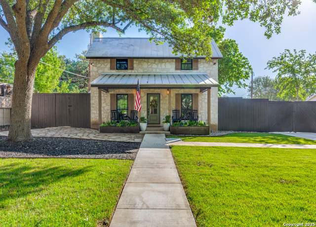 Property at 19 Old San Antonio, Boerne, TX 78006, 2 beds, 2 baths