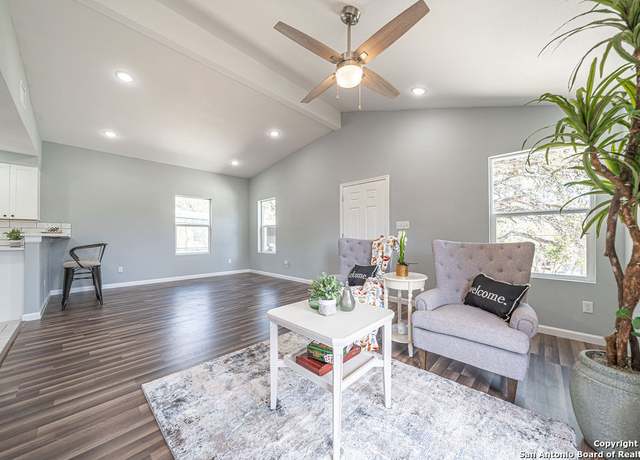 Property at 474 Ridgehaven St, Canyon Lake, TX 78133, 4 beds, 3 baths