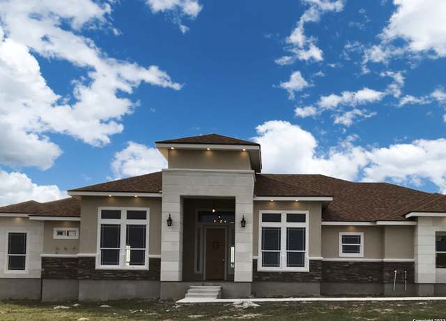 Property at 112 Estates Dr, La Vernia, TX 78121, 4 beds, 3.5 baths