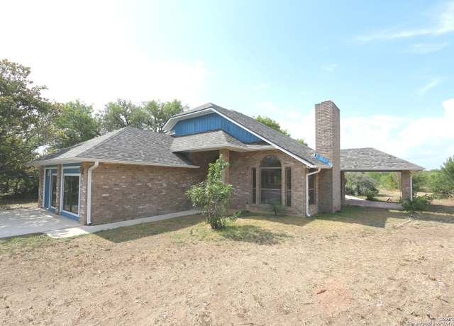 Property at 1920 Fm 477, Seguin, TX 78155, 3 beds, 2 baths
