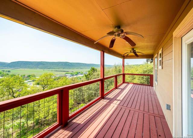 Property at 924 Kindersley, Canyon Lake, TX 78133, 3 beds, 2.5 baths