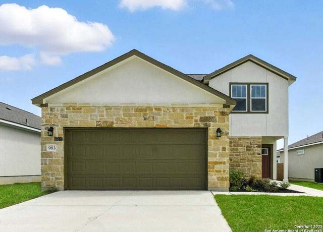 Property at 983 Manger Ln, New Braunfels, TX 78130, 4 beds, 3 baths