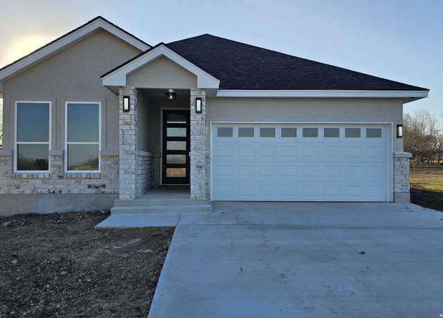 Property at 16107 Vaquero Dr, Atascosa, TX 78002, 4 beds, 2 baths