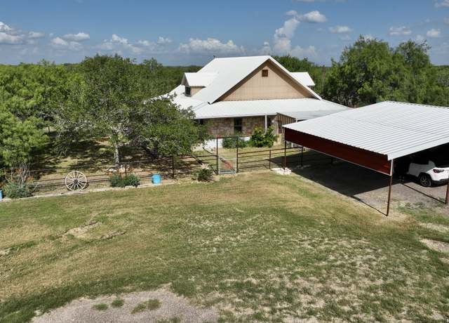 Property at 571 FM 799, George West, TX 78022, 3 beds, 3 baths
