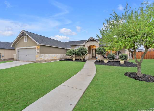 Property at 105 Grandview Rd, Floresville, TX 78114, 3 beds, 2 baths