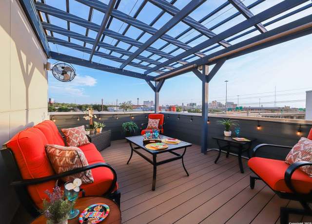 Property at 1606 N Hackberry #201 #201, San Antonio, TX 78208, 2 beds, 2.5 baths