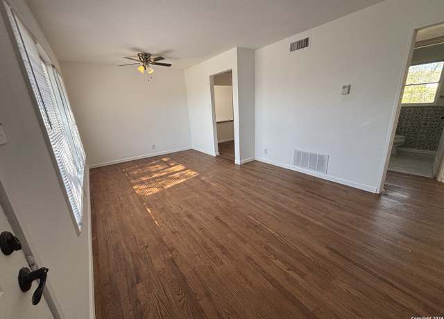 Property at 415 Byrnes Dr, San Antonio, TX 78209, 2 beds, 1 bath
