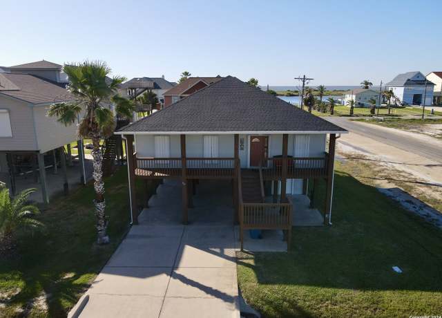 Property at 54 Pelican, Port O'connor, TX 77982, 4 beds, 2 baths