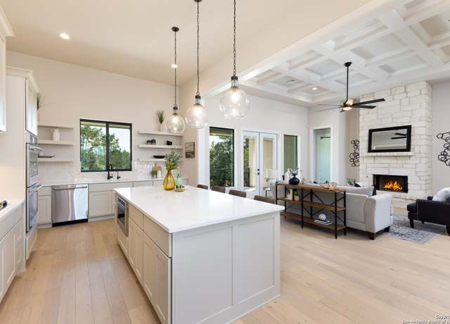 Property at 1436 Stahlman Way, New Braunfels, TX 78132, 4 beds, 3.5 baths