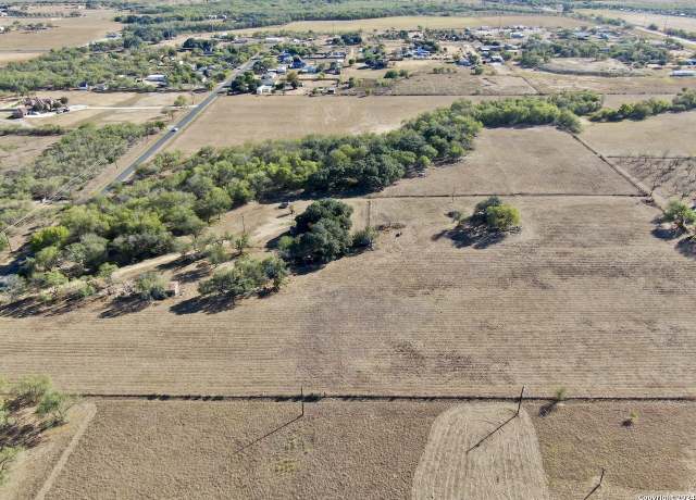 Property at 17400 Jackel Rd, Von Ormy, TX 78073-3479