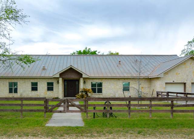 Property at 575 Eden Rd, Seguin, TX 78155, 3 beds, 2.5 baths