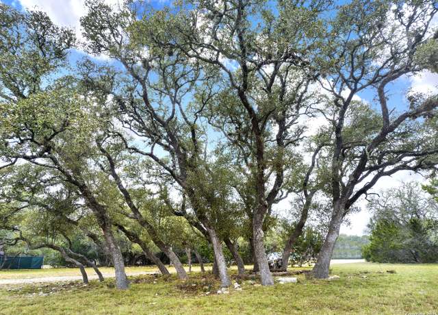 Property at 522 Private Road 1507, Bandera, TX 78003