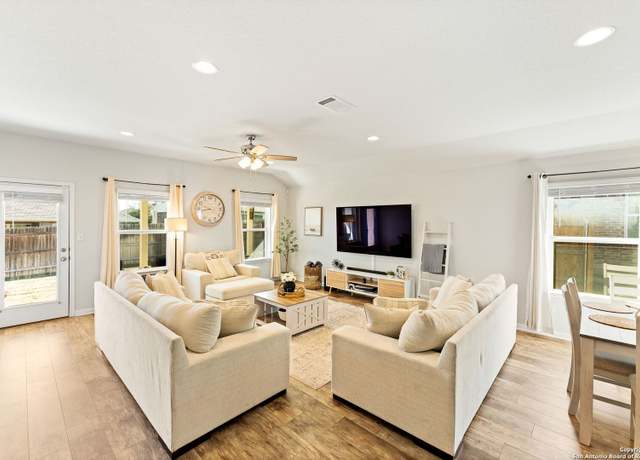 Property at 2207 Trumans Hl, New Braunfels, TX 78130, 4 beds, 2 baths