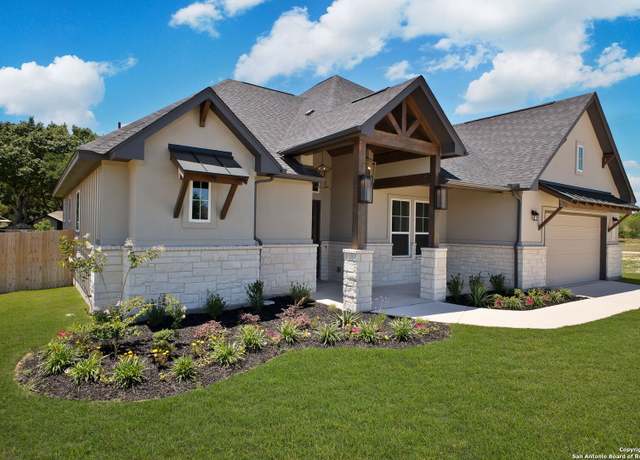 Property at 124 Allen Ave, Castroville, TX 78009, 4 beds, 3.5 baths