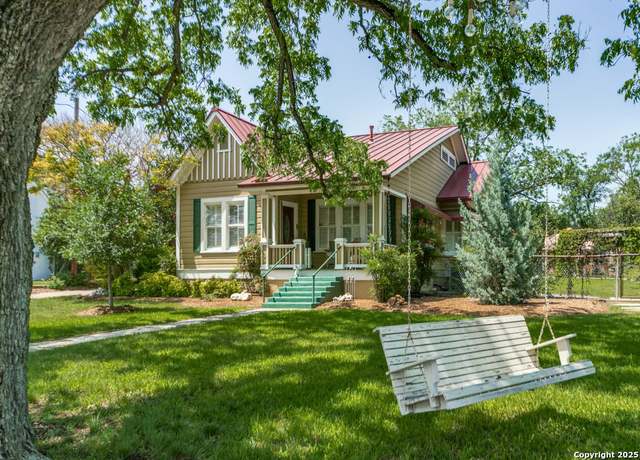 Property at 126 Idlewilde Blvd, Comfort, TX 78013-2500, 3 beds, 2.5 baths