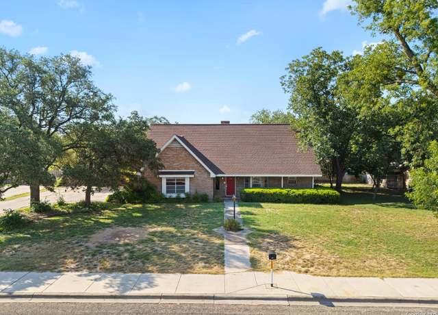 Property at 715 Studer, Uvalde, TX 78801, 4 beds, 2.5 baths