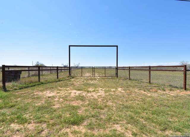 Property at 15215 Cassiano Rd, Elmendorf, TX 78112