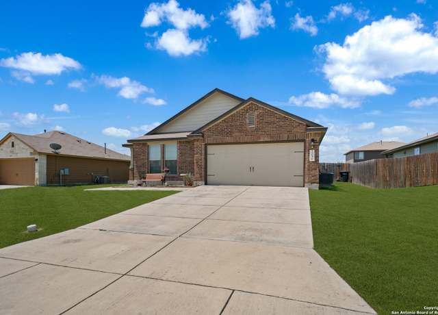 Property at 2530 Diamondback Trl, New Braunfels, TX 78130, 3 beds, 2 baths