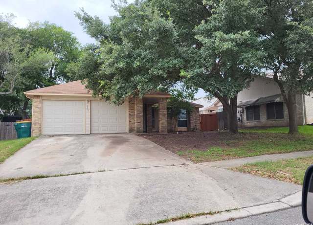 Property at 7915 Forest Xing, Live Oak, TX 78233, 3 beds, 2 baths