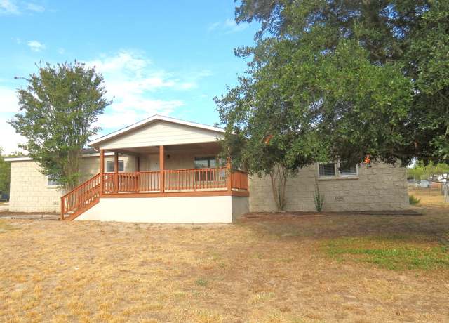 Property at 315 Loraine Dr, Devine, TX 78016-3016, 4 beds, 2 baths