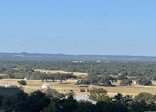 Property at 17 Lariat Trce, Bandera, TX 78003