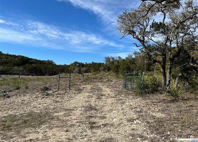 Property at 229 Lois Ln, Canyon Lake, TX 78133