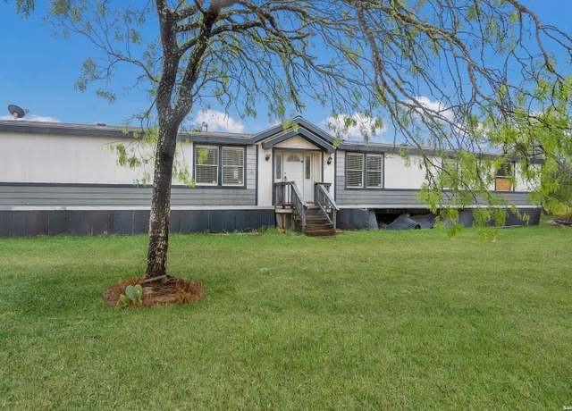 Property at 915 County Road 3821, San Antonio, TX 78253-6944, 4 beds, 2 baths