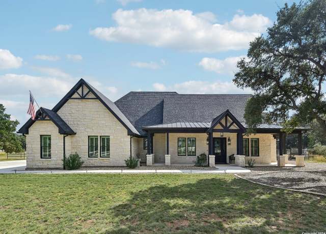 Property at 340 Appaloosa Holw, Bandera, TX 78003, 3 beds, 2.5 baths