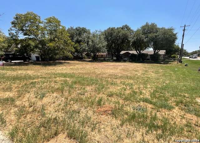 Property at 1003 Jasmine Dr, Floresville, TX 78114