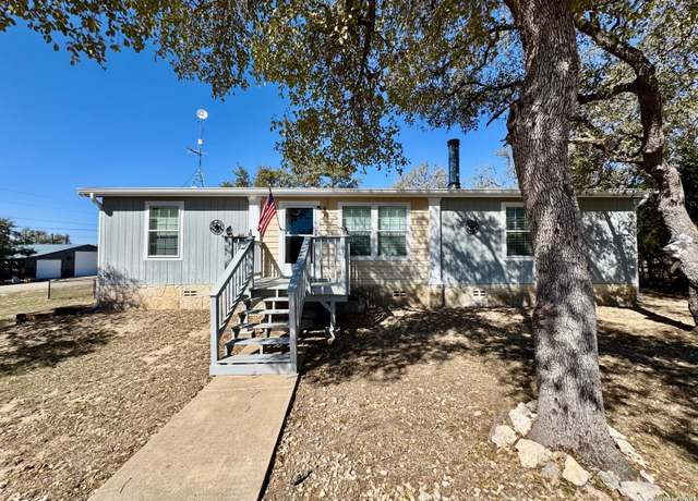 Property at 758 Pr 1513, Bandera, TX 78003, 3 beds, 2 baths