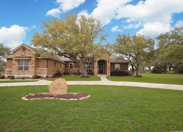 Property at 224 E Copper Trce, New Braunfels, TX 78132, 5 beds, 3.5 baths