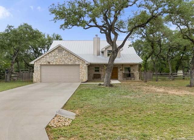 Property at 445 Settlers Ln, Bandera, TX 78003, 3 beds, 2.5 baths