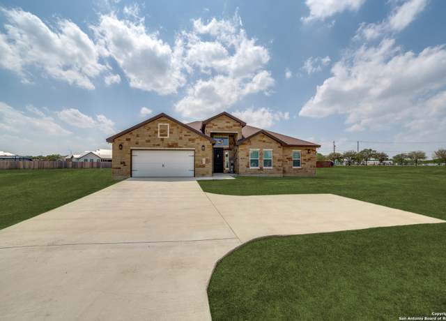 Property at 100 W Short Mdw, Lytle, TX 78052, 3 beds, 3 baths