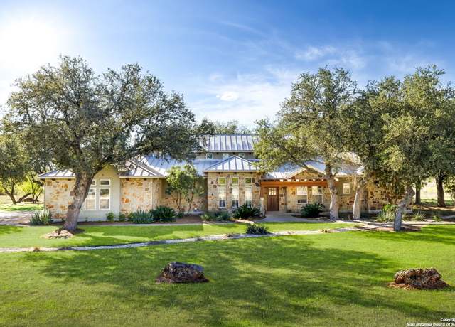 Property at 526 River Xing, Spring Branch, TX 78070, 4 beds, 4.5 baths