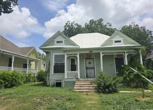 Property at 2511 W Commerce, San Antonio, TX 78207, 2 beds, 2 baths