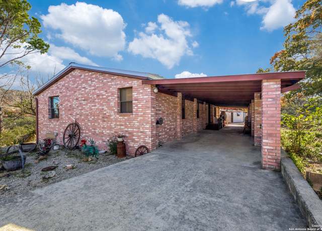 Property at 1560 Coalkiln Rd, Medina, TX 78055, 3 beds, 2 baths