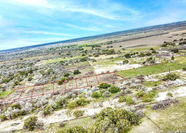 Property at 450 County Road 124, Floresville, TX 78114