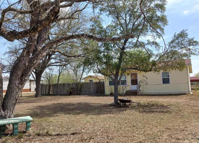 Property at 696 S Graytown Rd, St Hedwig, TX 78152, 2 beds, 1 bath