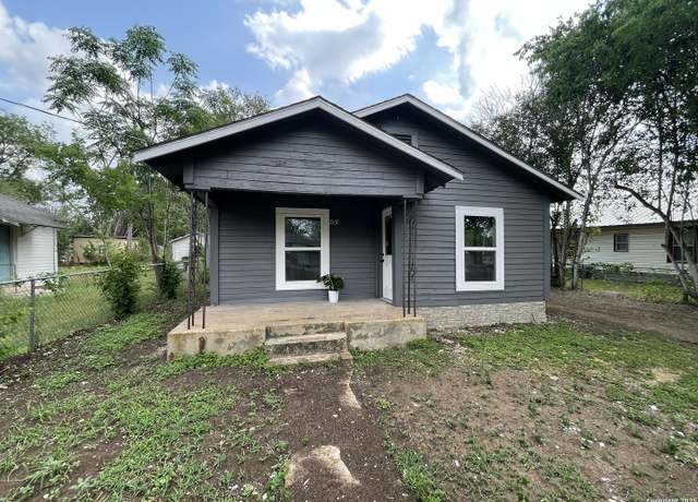 Property at 715 Mitchell, Seguin, TX 78155, 2 beds, 1 bath