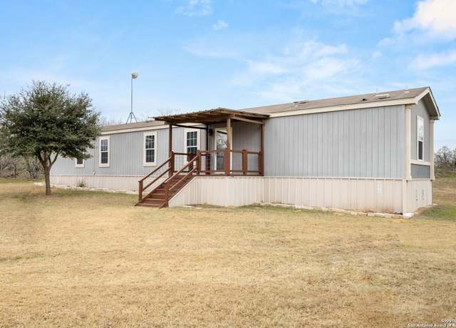 Property at 1487 Sheffield Rd, Seguin, TX 78155, 3 beds, 2 baths