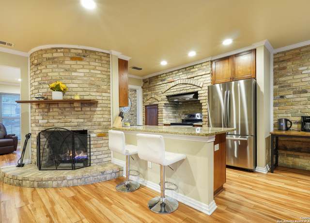 Property at 6600 & 6602 Southpoint St, San Antonio, TX 78229, 7 beds, 4 baths