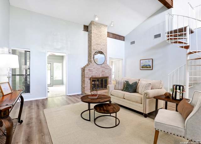 Property at 11862 Gallery Vw, San Antonio, TX 78249, 3 beds, 2 baths