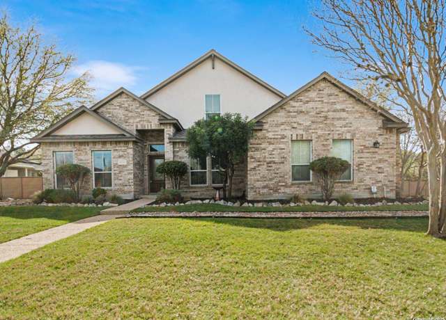 Property at 29723 Fairway Vista Dr, Boerne, TX 78015, 3 beds, 2.5 baths