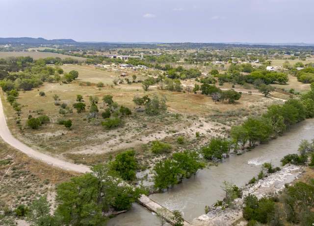 Property at 106 Homilius Rd, Center Point, TX 78010, 2 beds, 2 baths