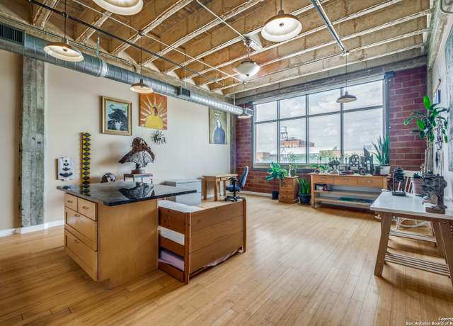 Property at 1331 S Flores St #213, San Antonio, TX 78204-1655, 1 bed, 1 bath