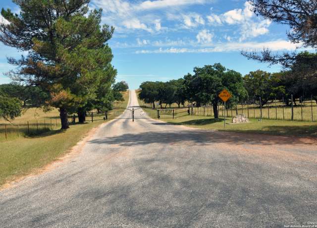 Property at 1335 Aviation Loop, Fredericksburg, TX 78624, 3 beds, 1 bath